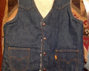 Levi Strauss & Co. Sherpa lined vest size small