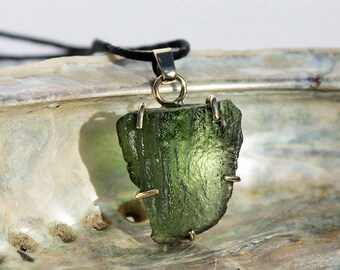 Moldavite pendant 14K gold - rough moldavite - 585 gold