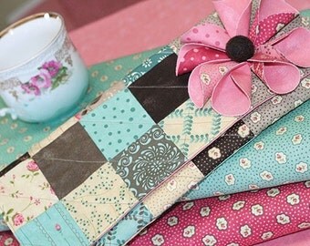 RAMBLING ROSE Romantic Clutch Bag KIT - Includes Pattern & all Moda Sandy Gervais Fabric