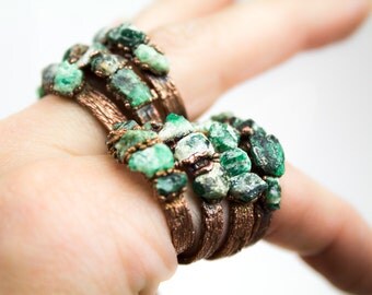 Raw Emerald Ring, Raw Gemstone Ring, Green Stone Ring, Multistone Ring, Raw Gem Ring, Raw Emerald Ring, Birthstone Ring, Rustic Ring