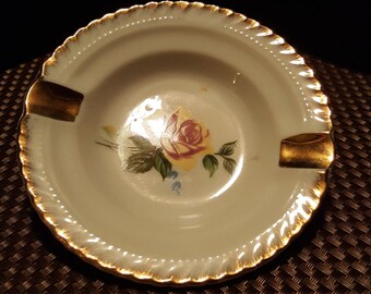 Cute little VINTAGE Ash Tray