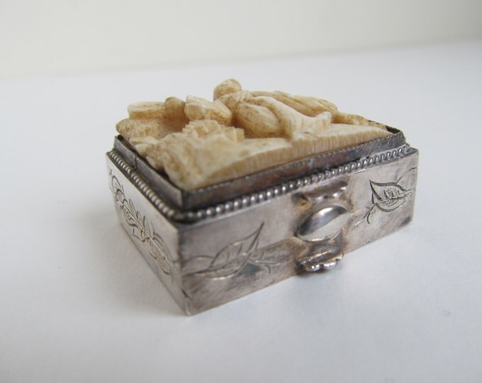 Antique pill box, vintage silver snuff box with bone carved top, Japanese Chinese Collectible miniature silver trinket box, tiny gift box