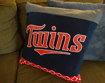 Minnesota Twins upcycled Tshirt throw pillow cover + pillow insert 16 x 16