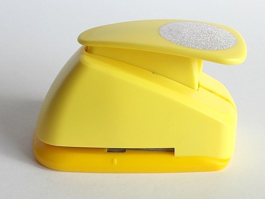 Punch . Paper Punch . Circle Punch . 1 1/2 inch . Marvy Uchida