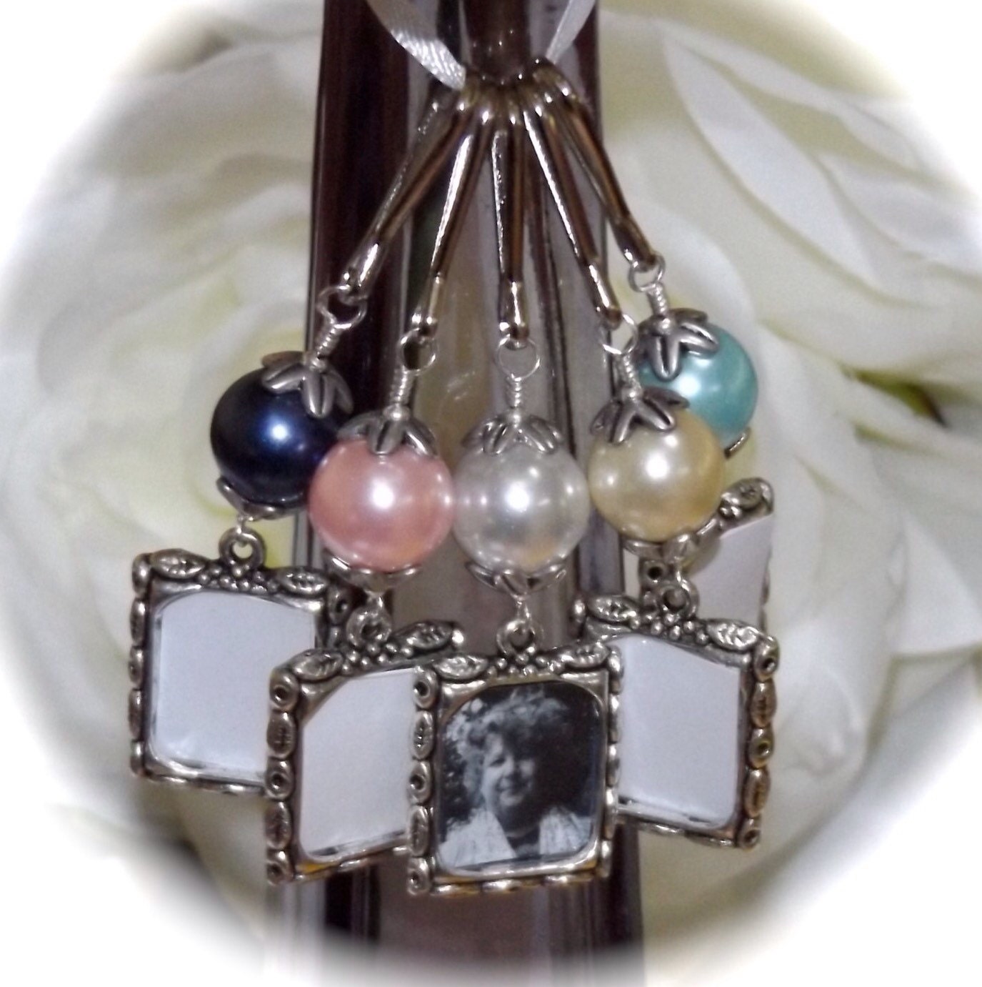 Wedding bouquet photo charm. Small picture frame for a brides