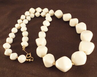 70s cream ivory Lucite beads necklace Avon