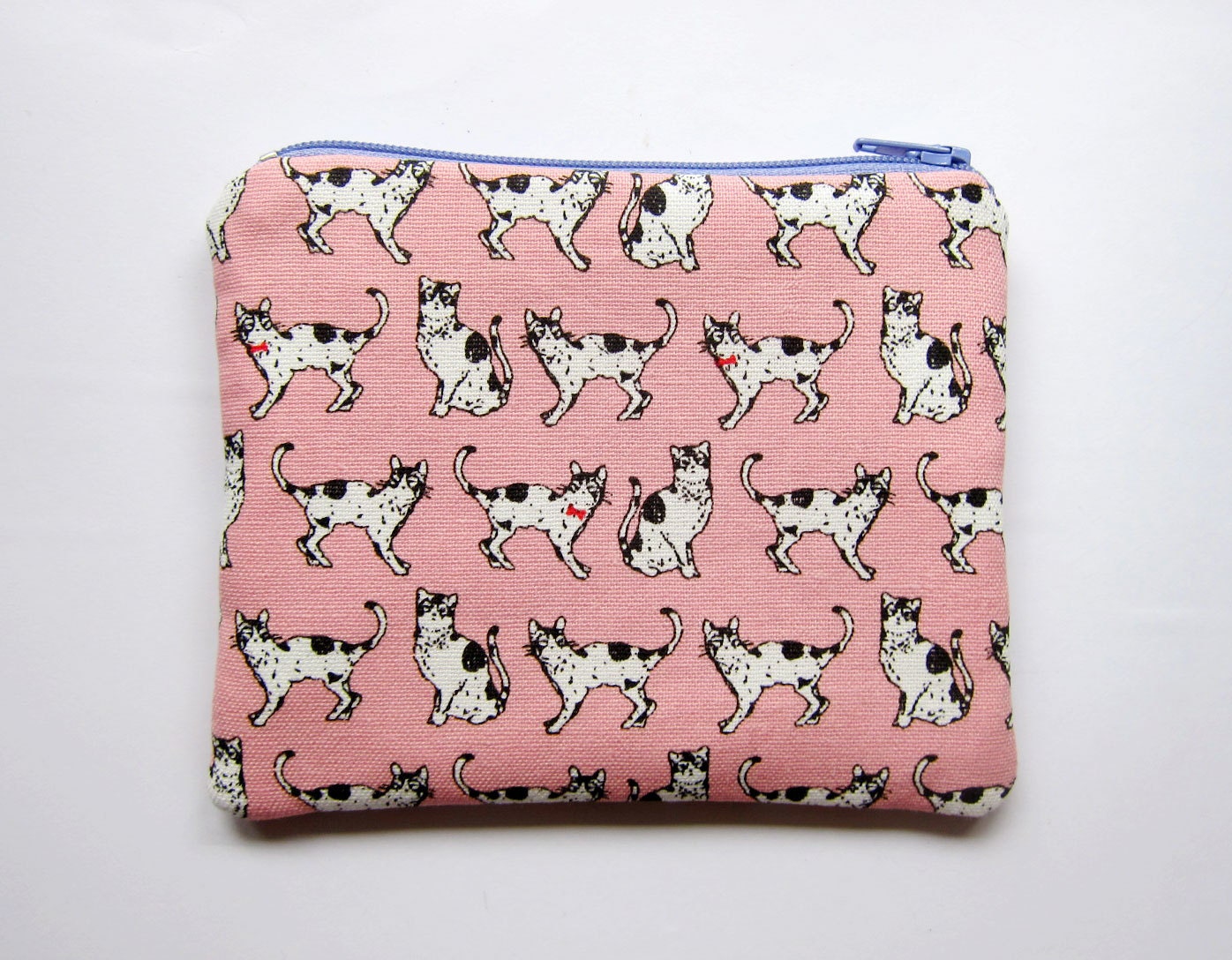 fluffsy cat pouch
