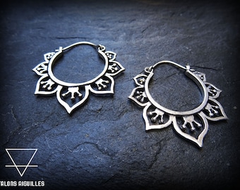Boucles d 'oreille plaqué argent # ethnic brass earrings # mandala # silver plated # tribal hoop