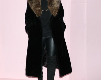 FUR Coat/ Black VELVET/ Tissavel/ Paris/ Medium