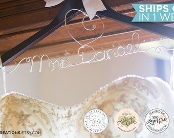 Wedding Hanger / Personalized Bridal Hanger / Wire Name hanger / Bride Hanger / Wire Hanger / Name Hanger / 5 Hanger Colors / 14 Wire Colors