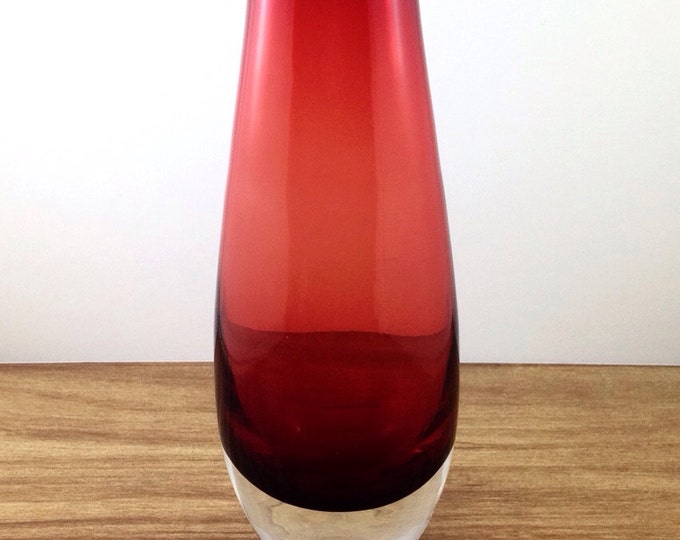 Vintage Seda Sweden Signed Swedish Red Glass Vase. Scandanavian Sommerso Vase. Smooth Tall Blood Red Seda Vase. Mid Century Mod Cherry Red.