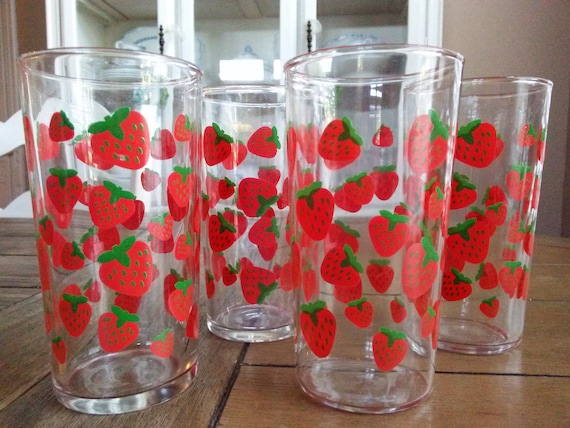 Adorable Vintage Strawberry Drinking Glasses Set Of 4 2465