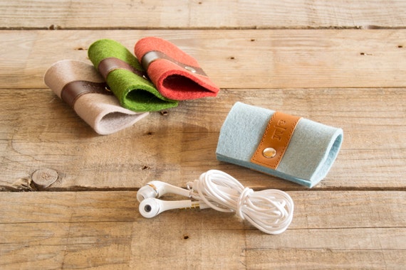 Felt and leather EARPHONE HOLDER, earphone organizer, cable tie, wool felt, handmade, made in Italy