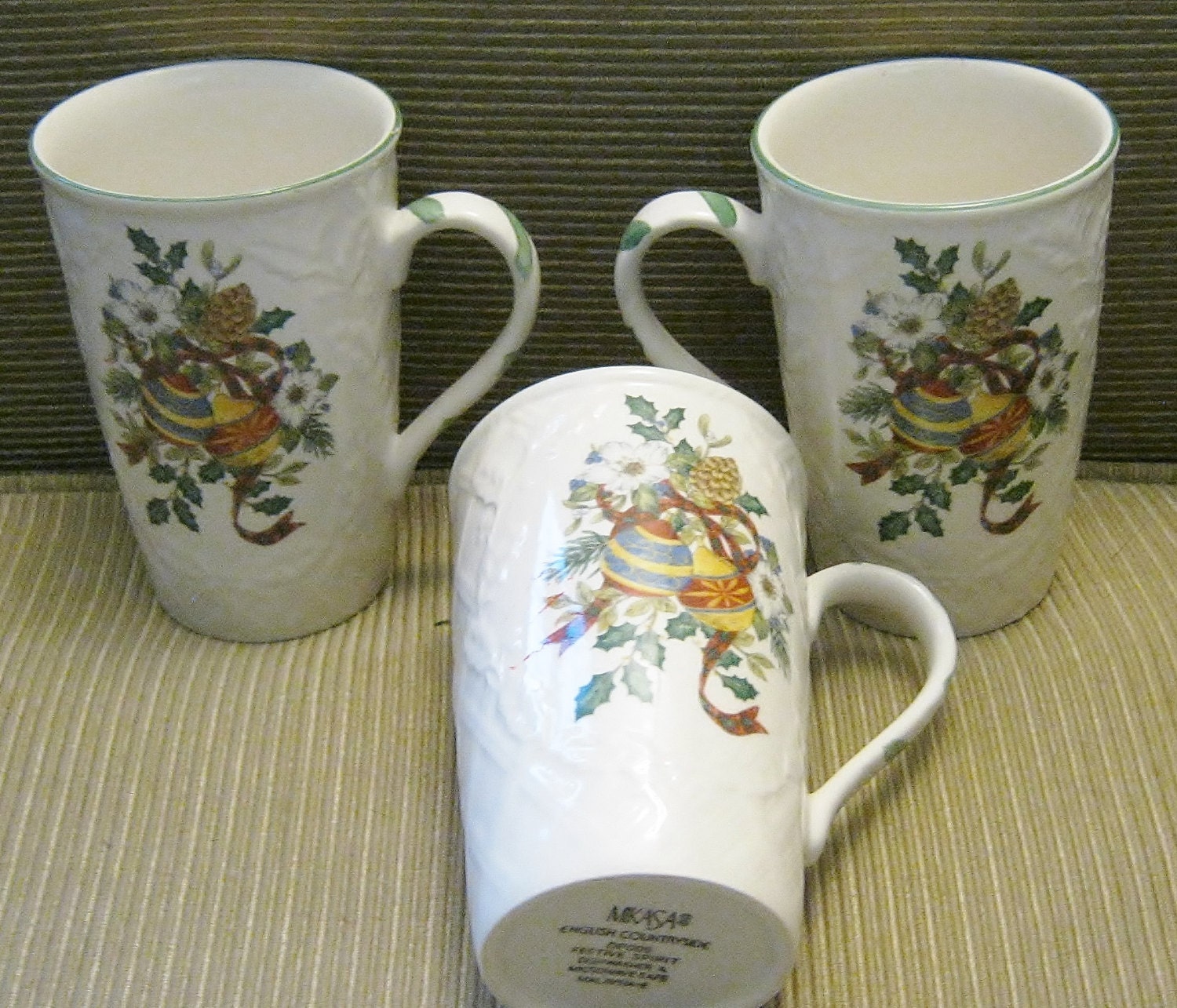 Mikasa English Countryside Festive Spirit Mugs DP005 Fine