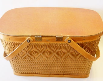 Large Vintage Wicker Picnic Basket