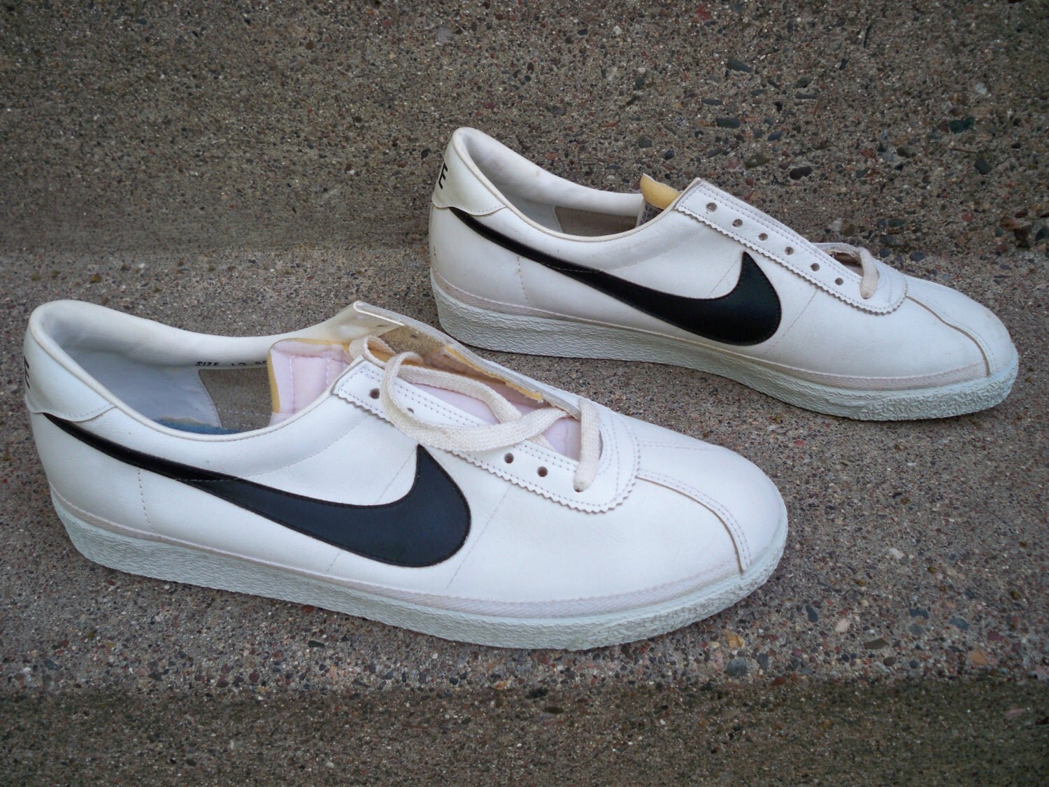 nike swoosh cortez
