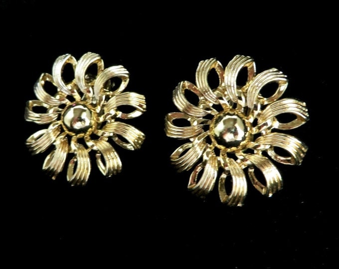 Vintage Kramer Gold Tone Flower Clip-on Earrings