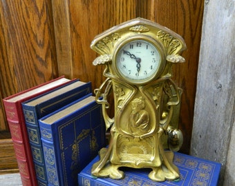 Vintage Art Nouveau New Haven Clock Co. 8 Day Mantle Clock