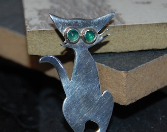 Green Eyed Kitty Cat Brooch in Vintage Sterling #BKC-KBRCH49