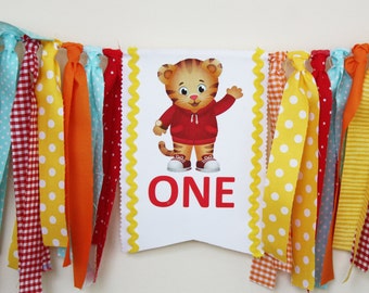 Daniel Tiger 1st Birthday Highchair Banner, Daniel Tiger Birthday Party, Cake Smash Photo Prop, 1st birthday Boy, 1st birthday Girl