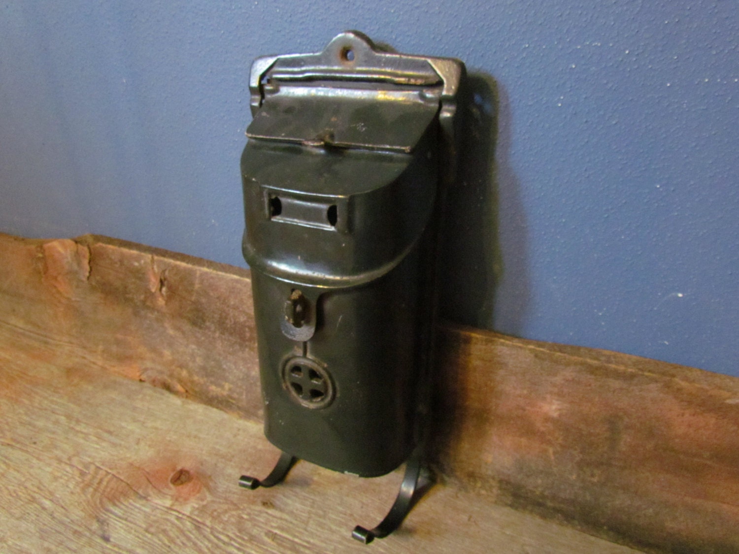 Vintage Early 1900's Griswold Black Cast Iron Mailbox With