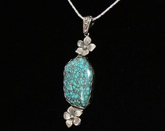 Chinese Spiderweb Turquoise and Sterling Silver Pendant, 17 carat, 18" Chain