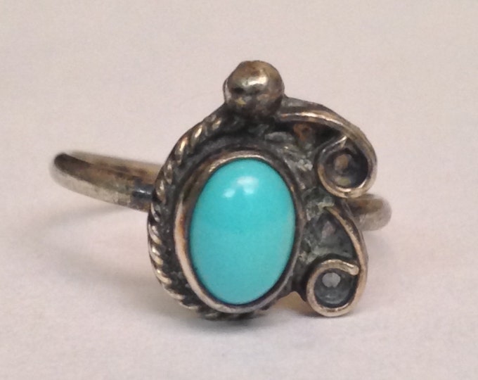 Storewide 25% Off SALE Vintage Sterling Silver Southwestern Robins Egg Turquoise Designer Ring Featuring Raised Solitare Blue Stone Setting