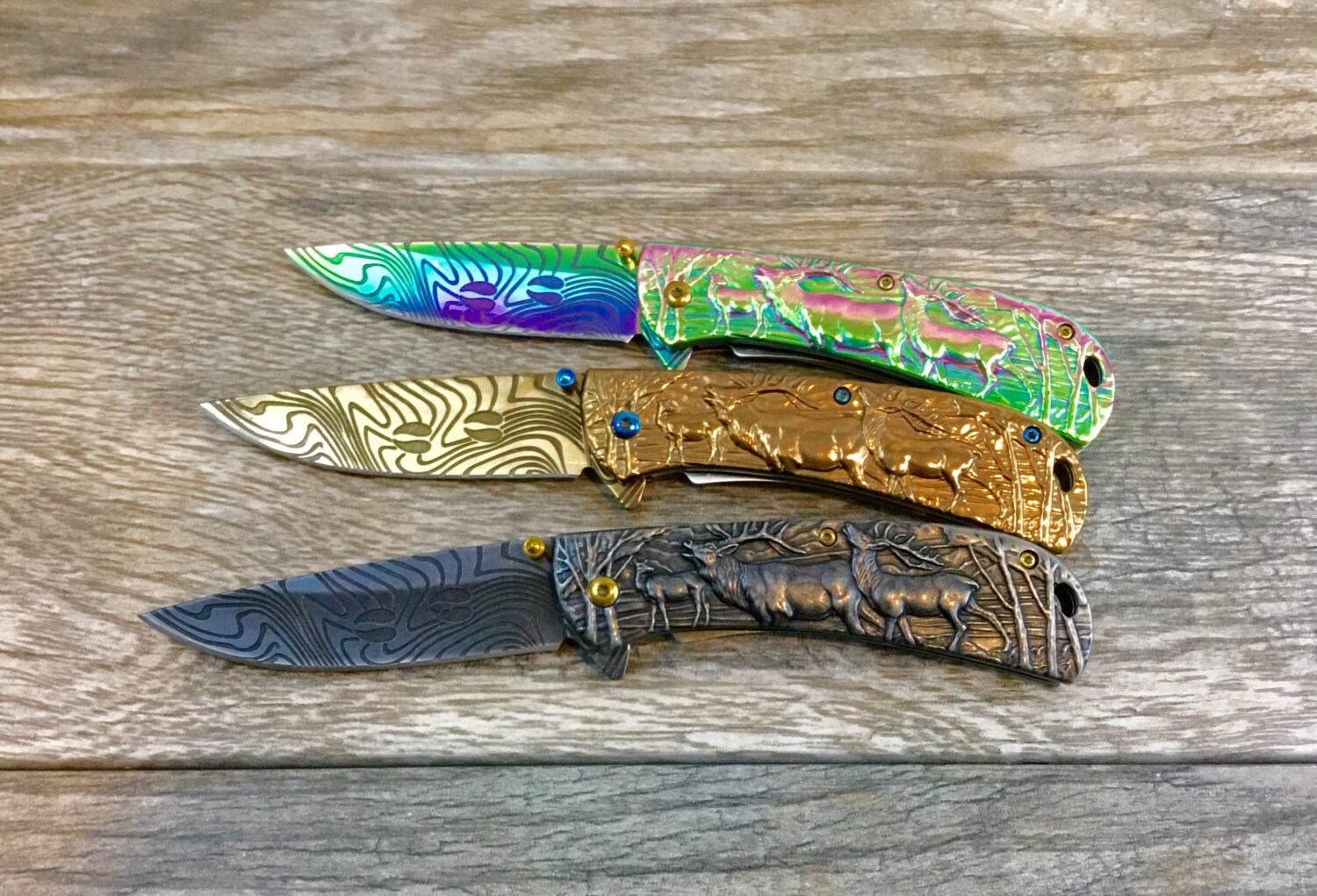 Buck and Deer design pocket knife with engraved Gift Box 3