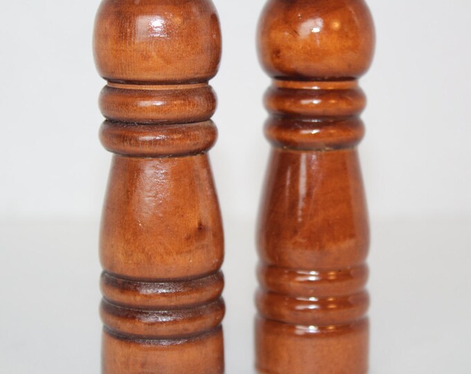 Vintage Wood Salt and Pepper Shakers, Kitchen Collectible