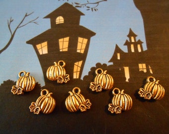 10 Gold Pumpkin Charms Halloween Charms Autumn Charms Fall Charms Wine charms Thanksgiving Charms Food or Pumpkin Jewelry Halloween Jewelry