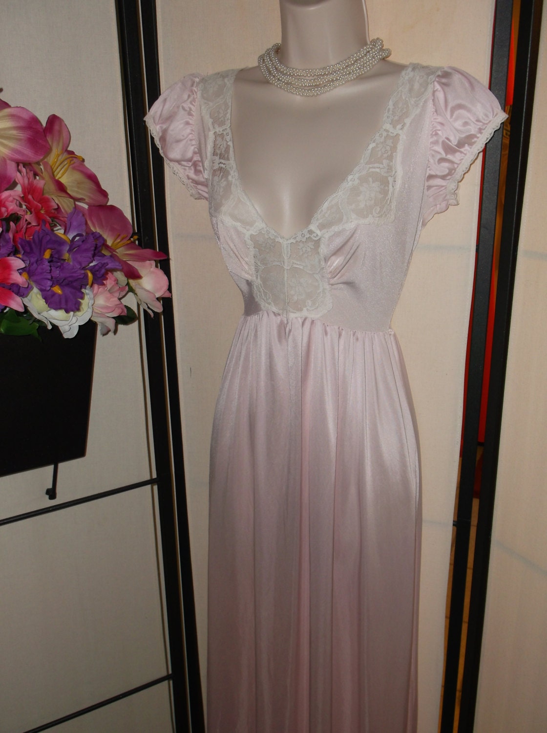 Vintage Olga rare style 92287 pink peignoir nightgown Large