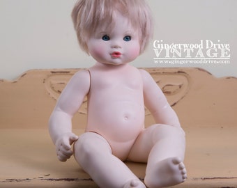 Vintage 1980 Pale Creepy plastic Doll art crafting blue eyes scary white hair poseable sits up horror 80s drink and wet suzanne gibson naked