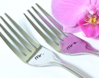 Mr. Mrs. Wedding Forks, Mr. and Mrs. Forks, Wedding Cake Forks with Dates on the Handles