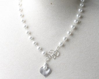 Bridal necklace, Pearl bridal necklace, calla necklace, calla lily necklace, Bride necklace, withe wedding pearl and silver calla necklace