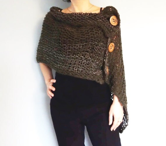 Poncho Knitting PATTERN 3 Button Loose Knit Poncho