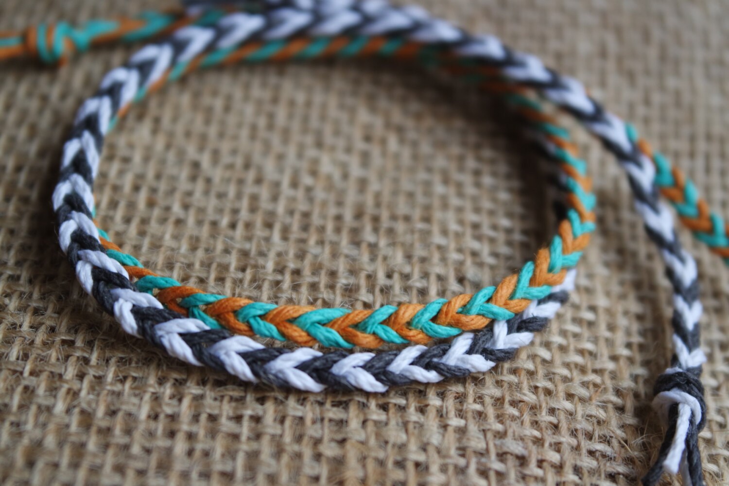 FISHTAIL FRIENDSHIP BRACELET Hemp