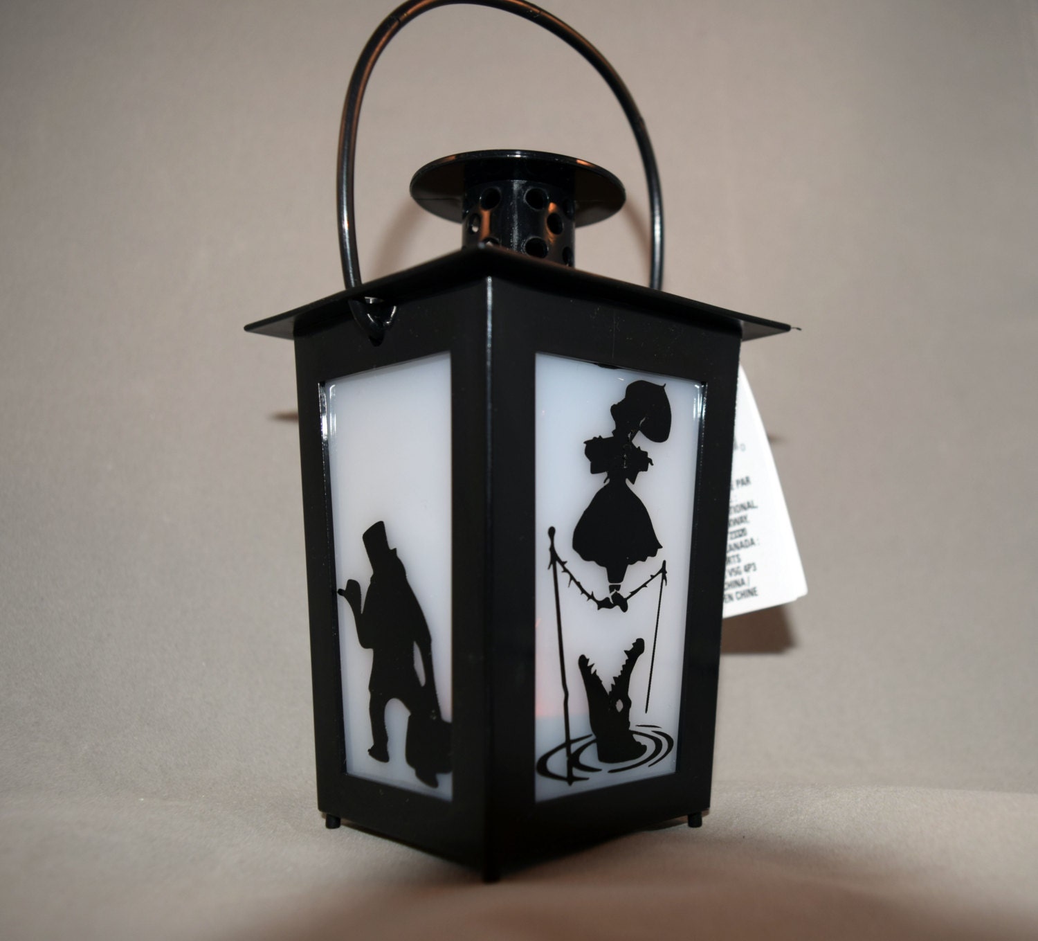 haunted-mansion-inspired-led-lantern-fish-extender-gift-disney