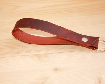 Leather looped Keychain. Leather key fob. Handmade Key holder. Gift for dad. Gift for friend Personalized Gift - 3 color options