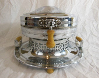 Vintage Landers Frary & Clark Universal Stainless Steel Waffle Maker W/ Engraved Top, Bakelite Handles 1923
