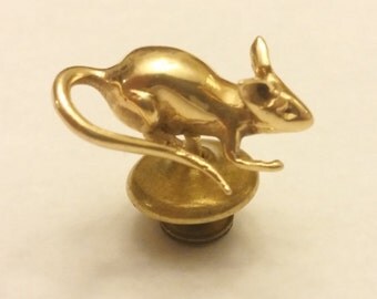 Vintage Gold Mouse Tie-Tac Marked “MERRIN”-14K yellow gold