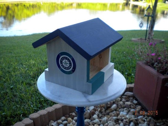 seattle mariners wood bird feeder mlb by sportsteambirdfeeder seattle mariners wood bird feeder mlb by sportsteambirdfeeder