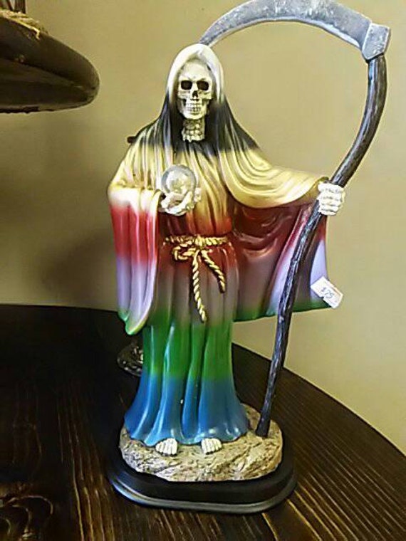 Artículos similares a Seven colors, Statue, Santa Muerte, 7 colors, Estatua de la Santa Muerte Artículos similares a Seven colors, Statue, Santa Muerte, 7 colors, Estatua de la Santa Muerte