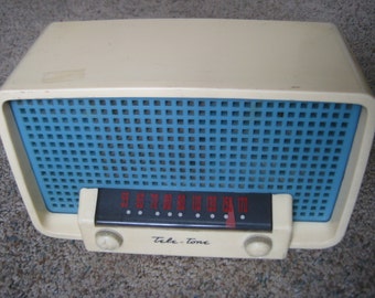 Tele Tone plastic tube Radio (MODEL UNKNOWN)