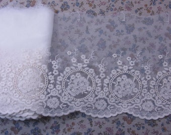 Gorgeous Lovely Embroidered Tulle Lace Trim Ivory 21cm(8.3") Wide 1Yd #616