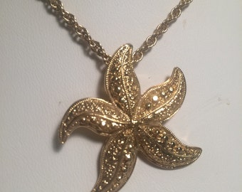 Avon Starfish Pendant Necklace