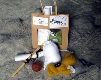 "Welcome" Knitting kit