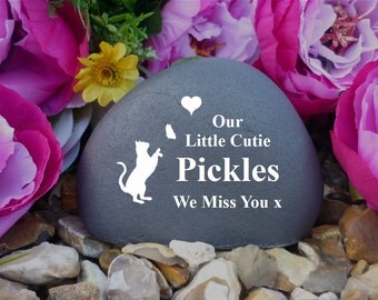 Cat Memorial - Personalised Pebble (Stone Effect) - Pet Memorial - Weatherproof - Personalised - Freestanding