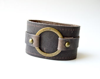 Leather Cuff Bracelet // Rustic Brown Leather Bracelet // Leather Wristband With Ring // Wide Leather Wristband