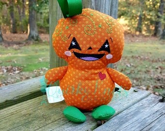 pumpkin doll-pumpkin toy-dolls and daydreams-halloween toy-fall toy-halloween doll-cloth doll-small doll-stuffed toy-halloween stuffed doll