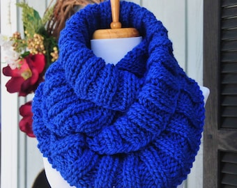Chunky Knit Infinity Scarf, Royal Blue Scarf, Knitted Women's Scarf, Winter Scarf, Vegan Scarf, Knit Circle Scarf, Ribbed Knit Blue Scarf